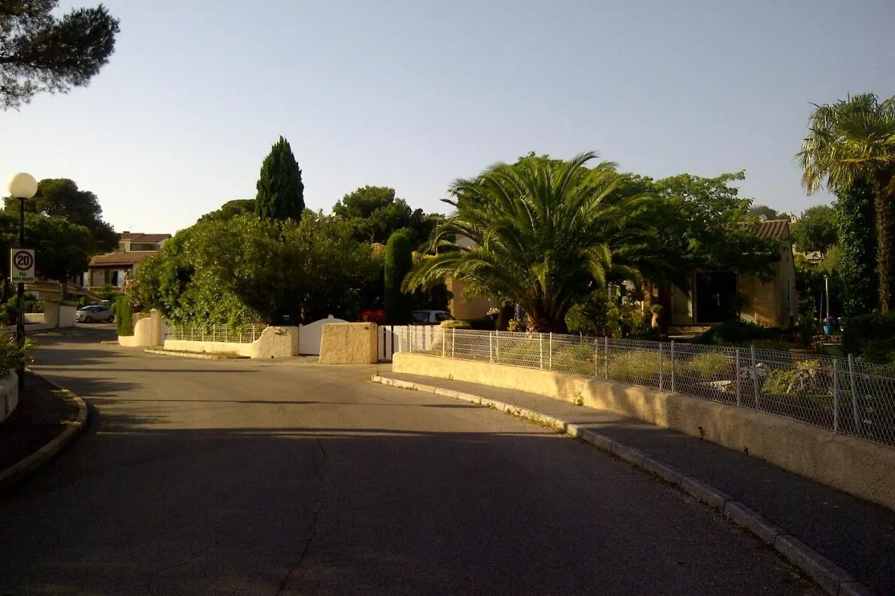 Superb Apartment With Balcony Near The Beach Saint-Raphael  France